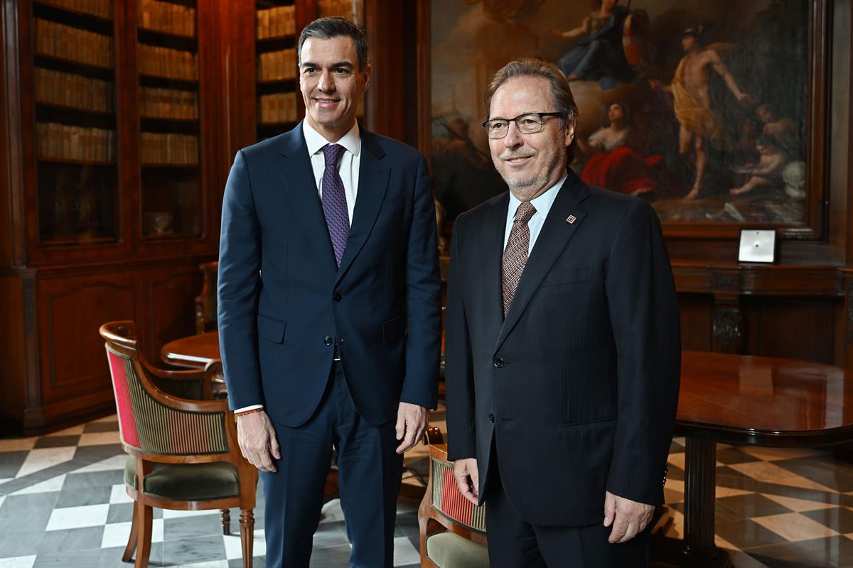 20/02/2025. Pedro Sánchez se reúne con los presidentes de las Cámaras de Comercio de Cataluña. El jefe del Ejecutivo, Pedro Sánchez, con el ...